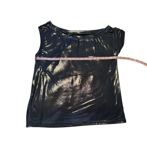Torrid Size 00 Medium Sleeveless Shell Top Black Shiny Metallic Ruched Shoulder - Picture 1 of 7